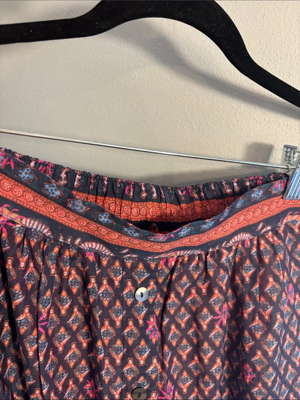 Xirena Taryn Skirt Navy Posey Floral Print Midi Skirt, SZ Small, front buttons
